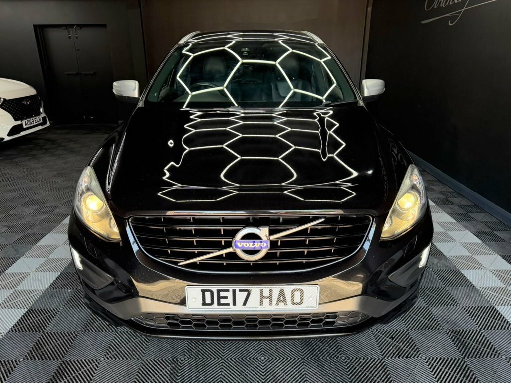 Volvo XC60 2.0 T5 Momentum Awd Geartronic Black #7