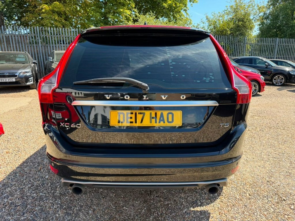 Volvo XC60 2.0 T5 Momentum Awd Geartronic Black #30