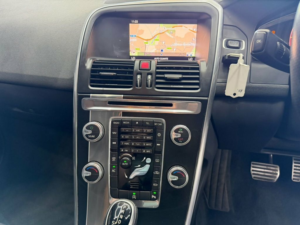 Volvo XC60 2.0 T5 Momentum Awd Geartronic Black #16