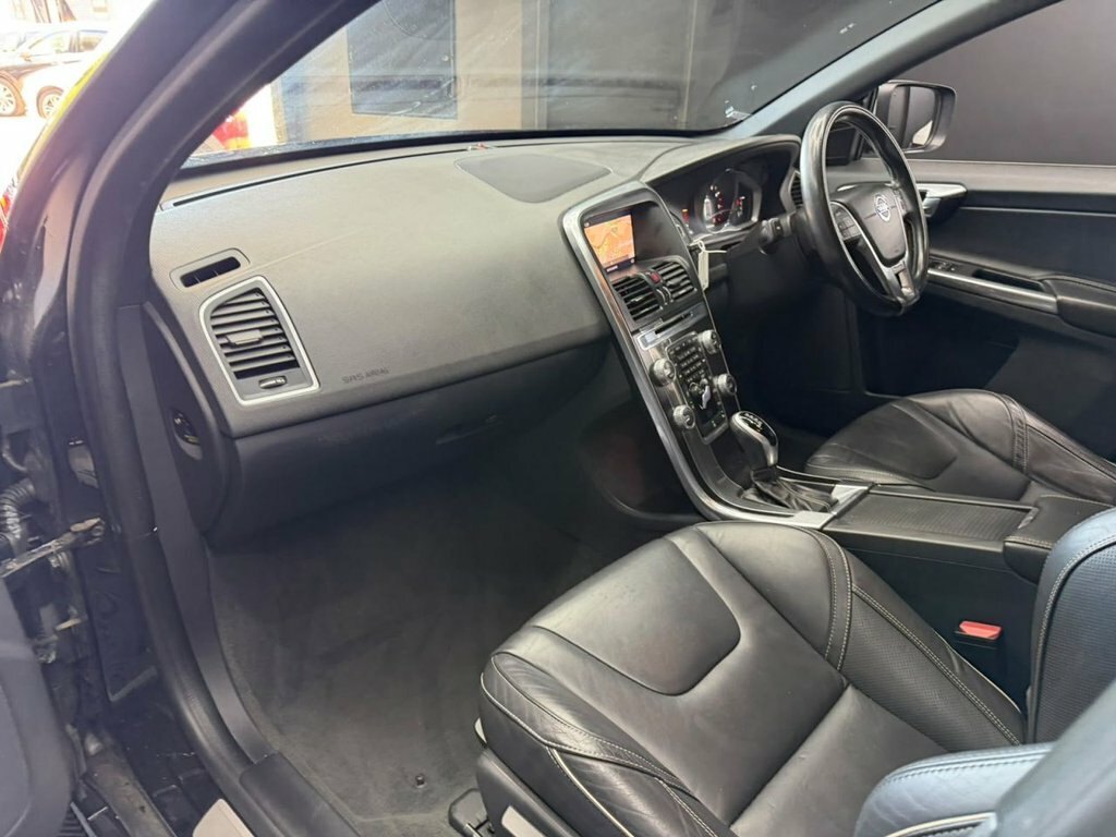 Volvo XC60 2.0 T5 Momentum Awd Geartronic Black #12