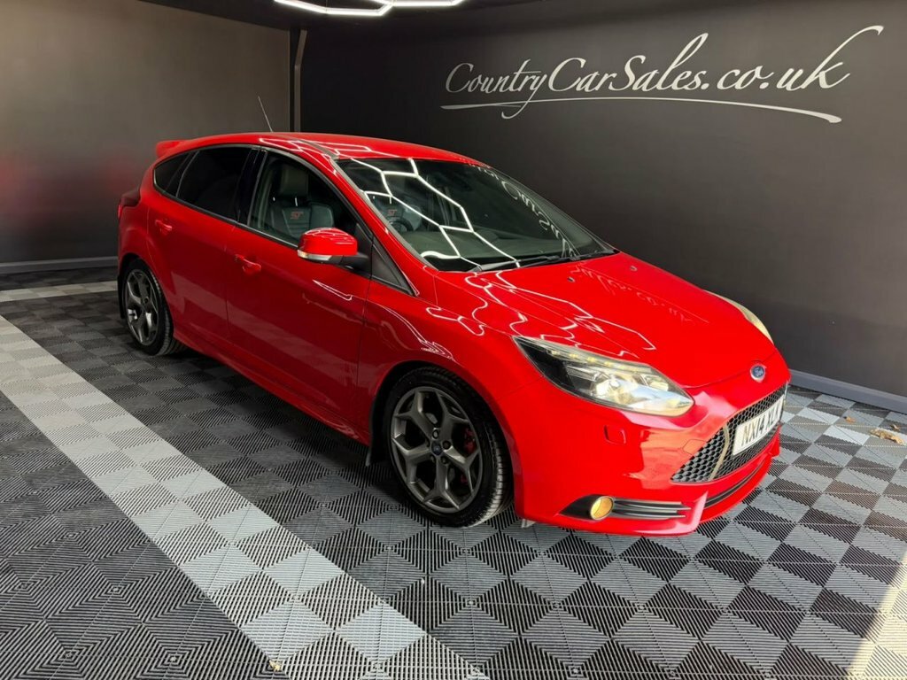 Ford Focus 2.0T Ecoboost St-3 Hatchback Eur Red