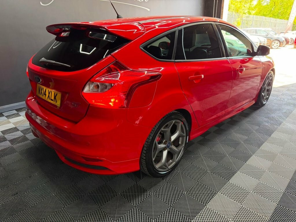 Ford Focus 2.0T Ecoboost St-3 Hatchback Eur Red #4