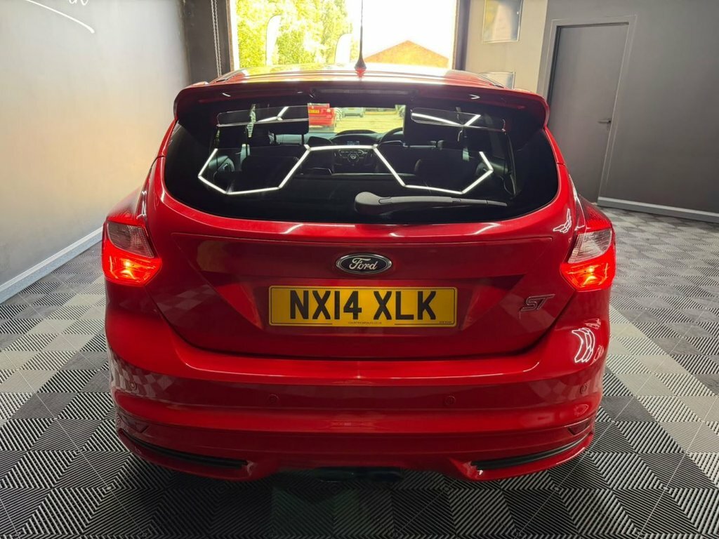 Ford Focus 2.0T Ecoboost St-3 Hatchback Eur Red #6