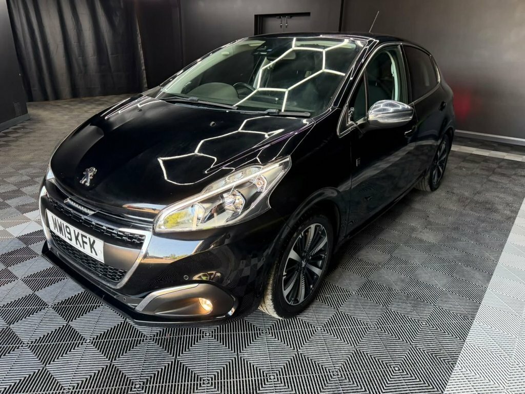 Peugeot 208 1.2 Puretech Tech Edition Hatchback Man MW19KFK Black #5