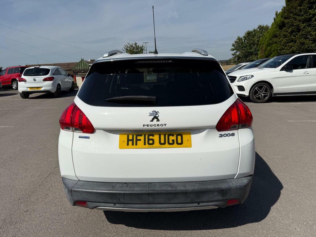 Peugeot 2008 1.6 Bluehdi Allure Suv White #4