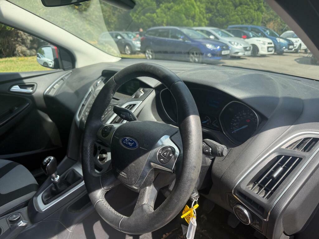 Ford Focus 1.6 Tdci Zetec S Hatchback Euro White #9