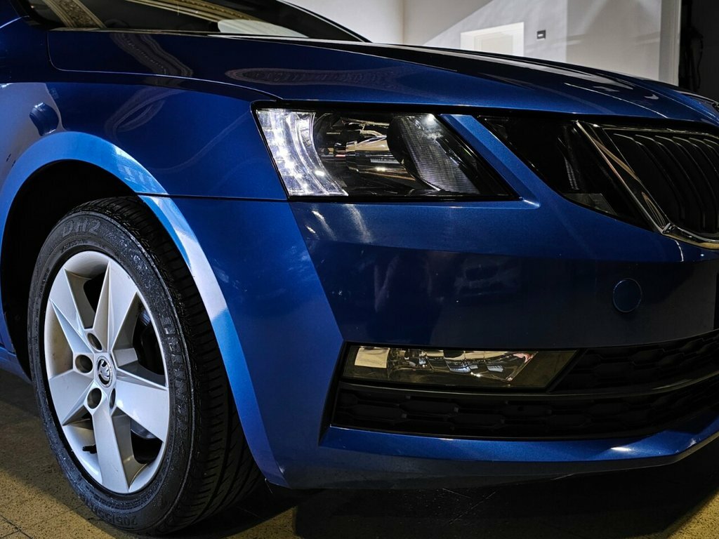 Skoda Octavia 1.6 Tdi 110 Se Sport Blue #10