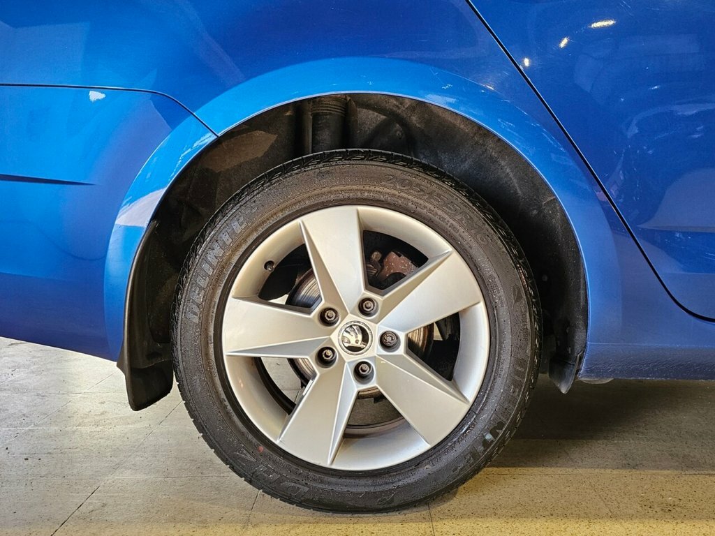 Skoda Octavia 1.6 Tdi 110 Se Sport Blue #11