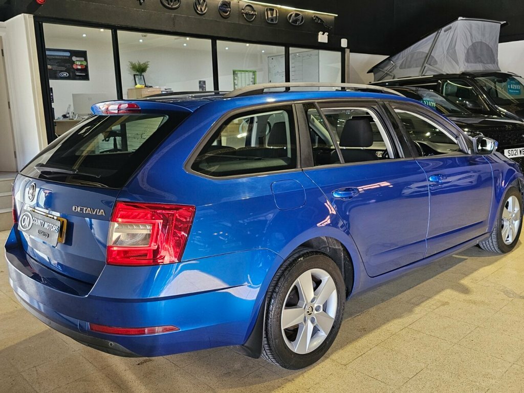 Skoda Octavia 1.6 Tdi 110 Se Sport Blue #9
