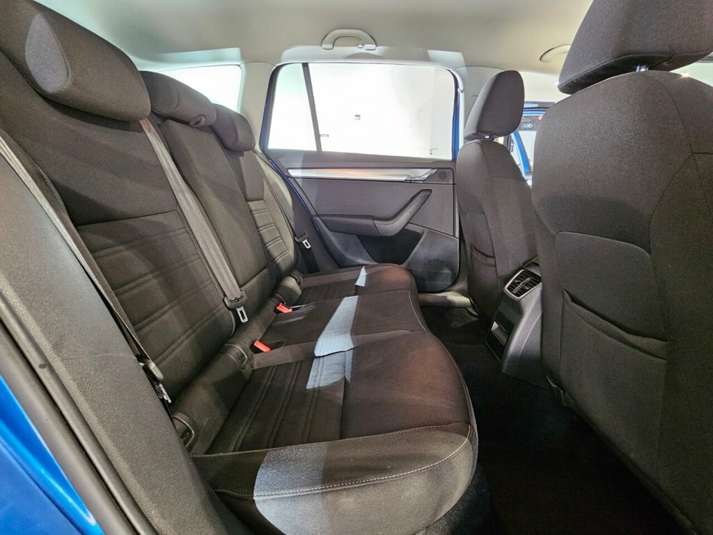 Skoda Octavia 1.6 Tdi 110 Se Sport Blue #17