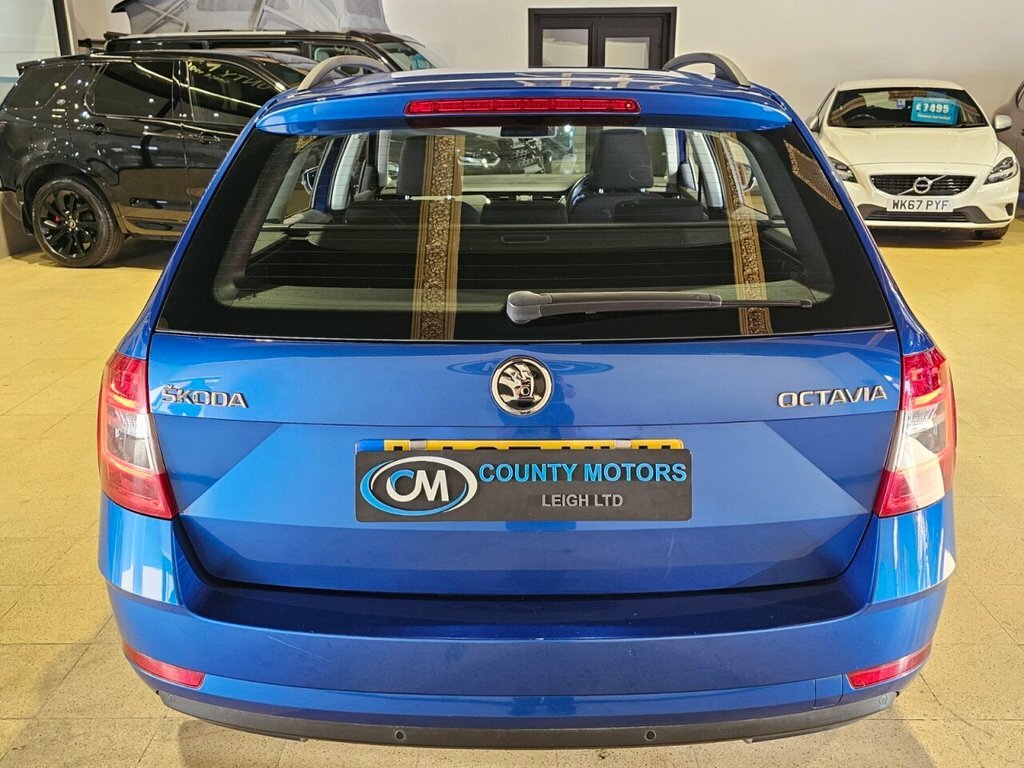 Skoda Octavia 1.6 Tdi 110 Se Sport Blue #8