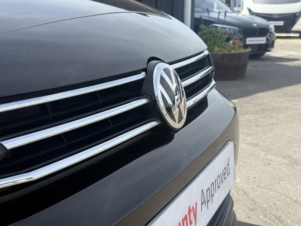 Volkswagen Touran Tsi Bluemotion Tech Se Black #5