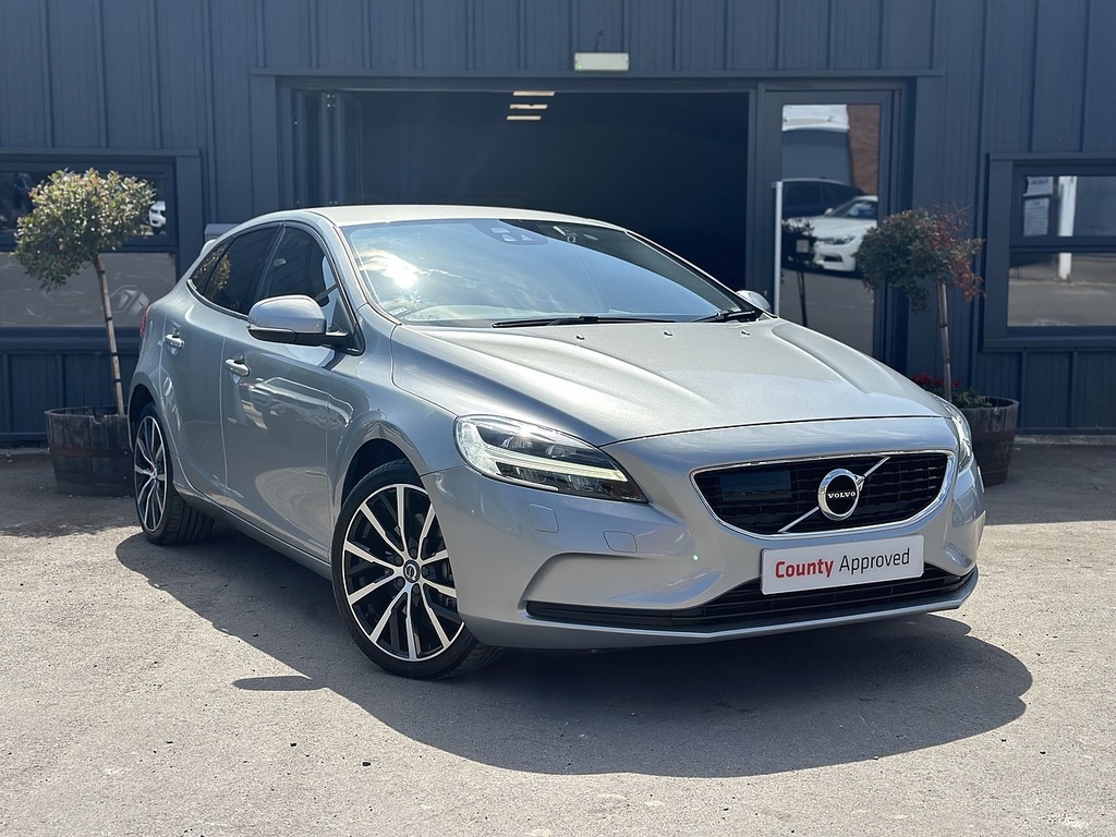 Volvo V40 D4 Inscription Silver