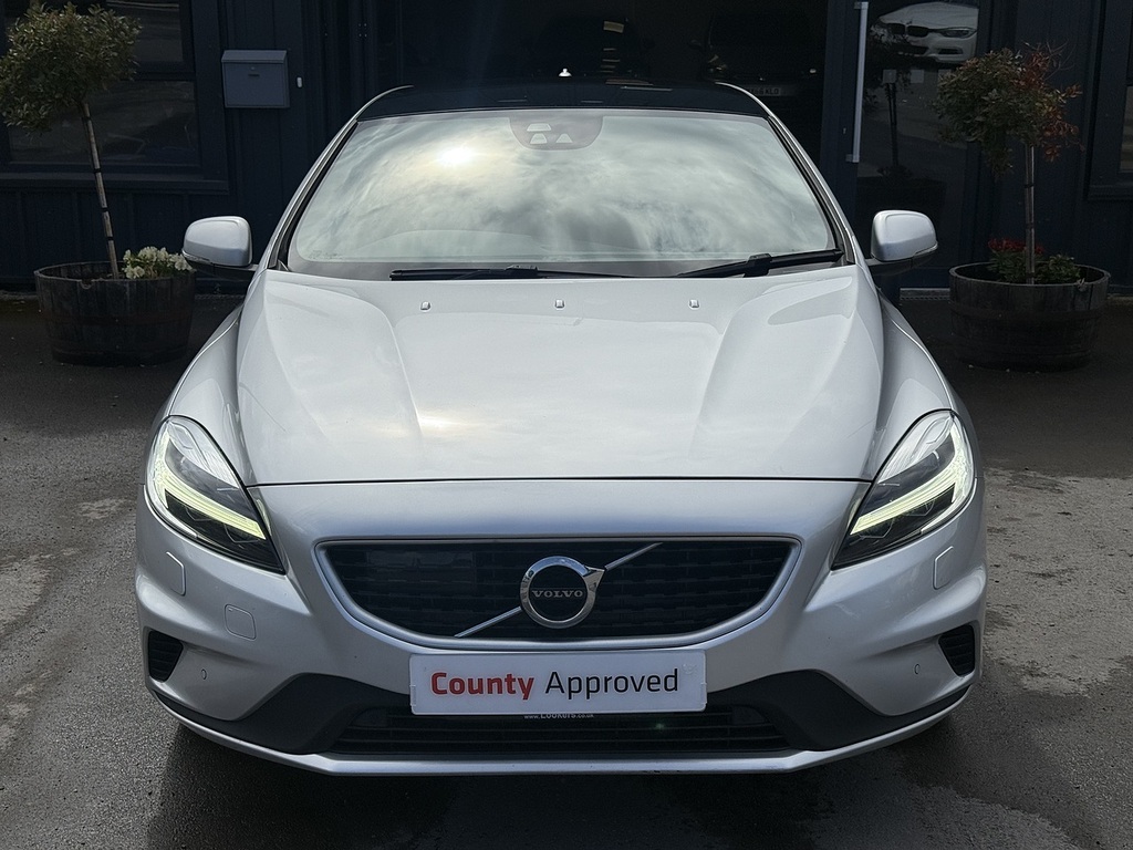 Volvo V40 T2 R-design Edition KX19VYJ Silver #2