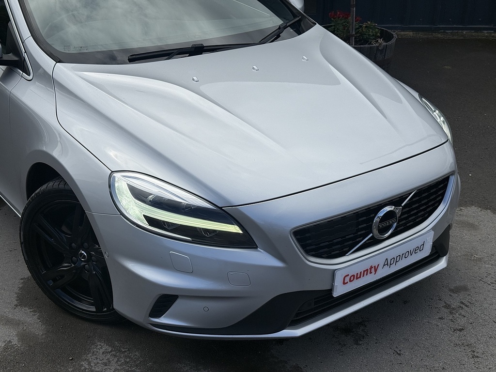 Volvo V40 T2 R-design Edition KX19VYJ Silver #4