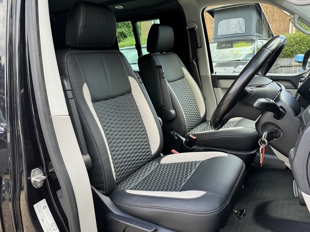 Volkswagen Transporter T6 T32 150 Dsg Highline Black #2