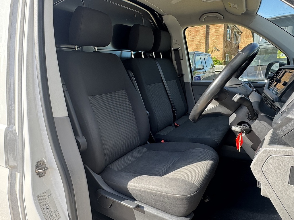 Volkswagen Transporter T6.1 T32 110 Lwb Startline White #3