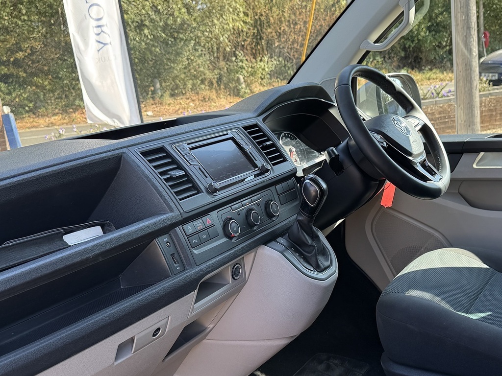 Volkswagen Transporter T6 T32 150 Dsg Lwb Highline Beige #2