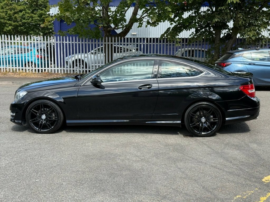 Mercedes-Benz C Class 2.1L Amg Sport Plus Black #4