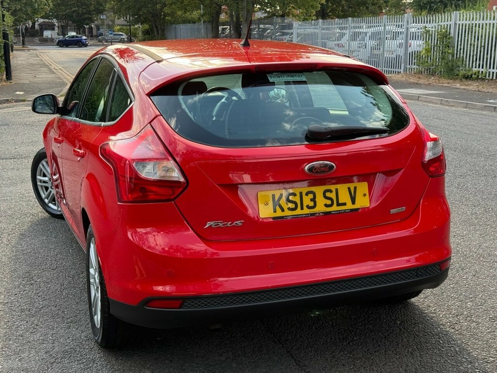 Ford Focus 1.6L Titanium Red #5