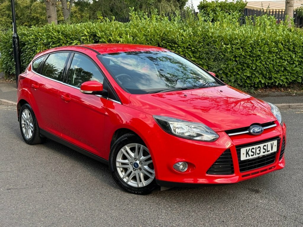 Ford Focus 1.6L Titanium Red