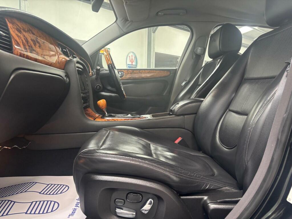 Jaguar XJ Jaguar Xj 2.7 Tdvi Sovereign Saloon Aut Silver #23