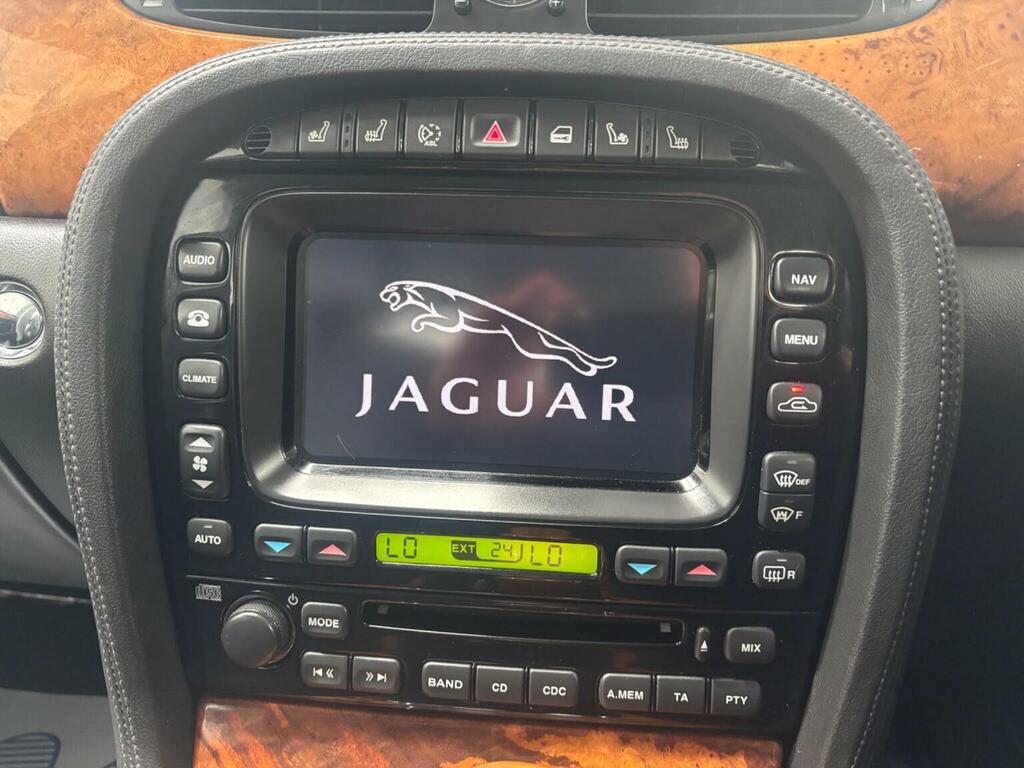 Jaguar XJ Jaguar Xj 2.7 Tdvi Sovereign Saloon Aut Silver #42