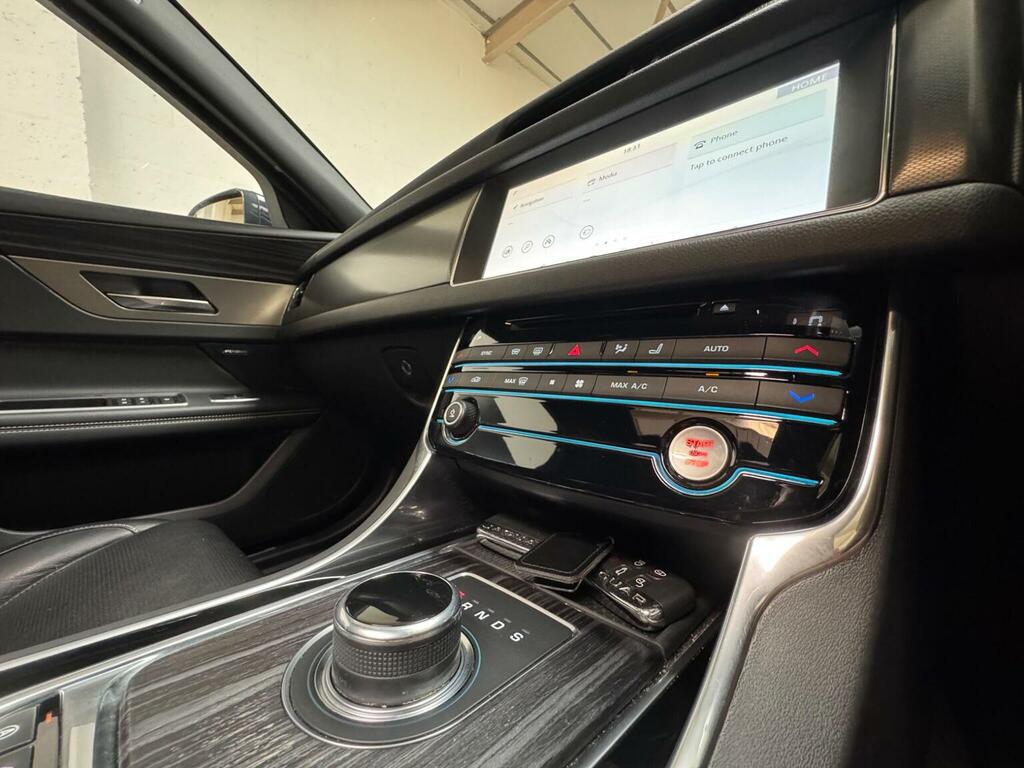Jaguar XF 2.0D R-sport Saloon Awd Euro 6 S White #18