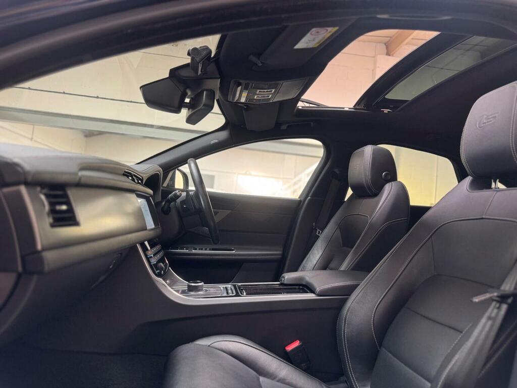 Jaguar XF 2.0D R-sport Saloon Awd Euro 6 S White #17