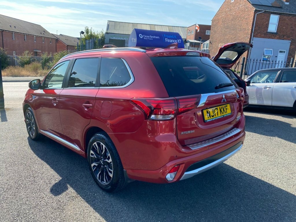 Mitsubishi Outlander 2L 4H Red #4