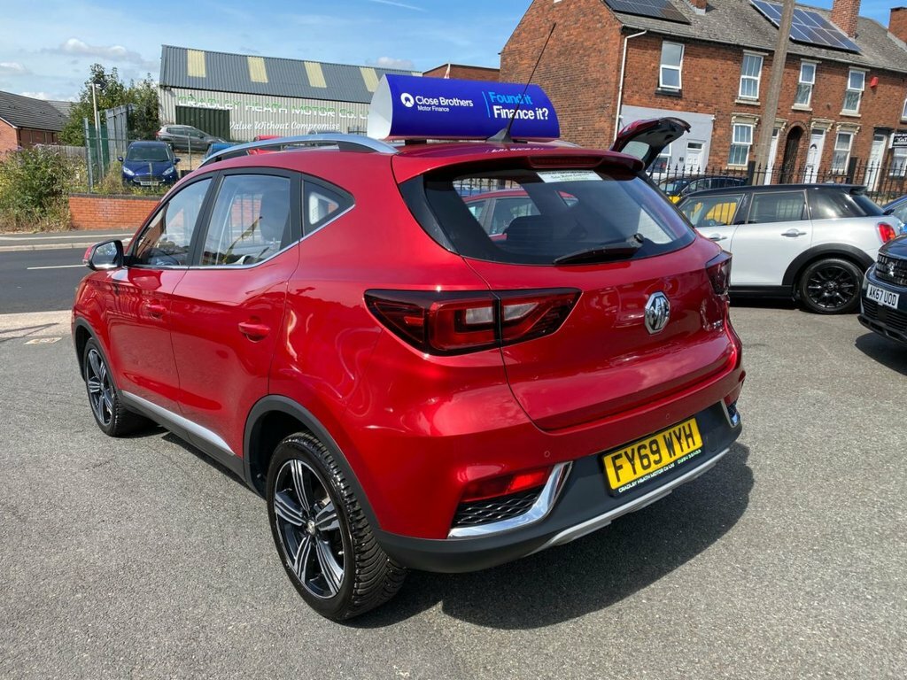 MG ZS 1.5L Exclusive Red #4