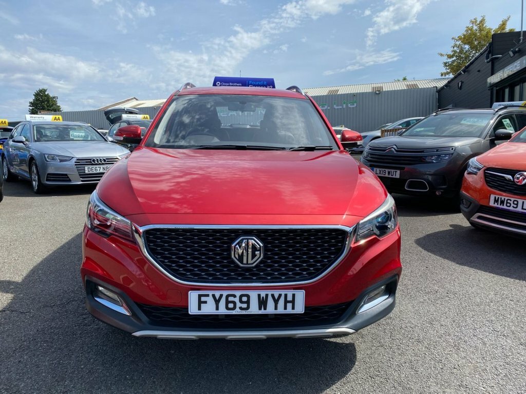 MG ZS 1.5L Exclusive Red #2