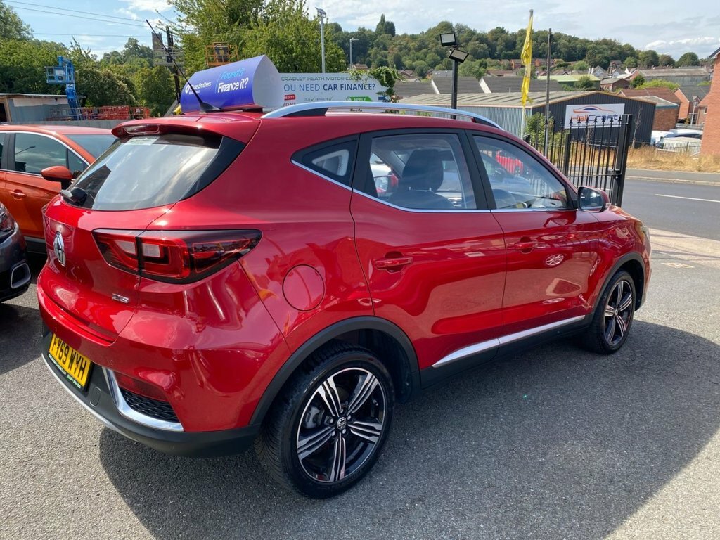 MG ZS 1.5L Exclusive Red #6