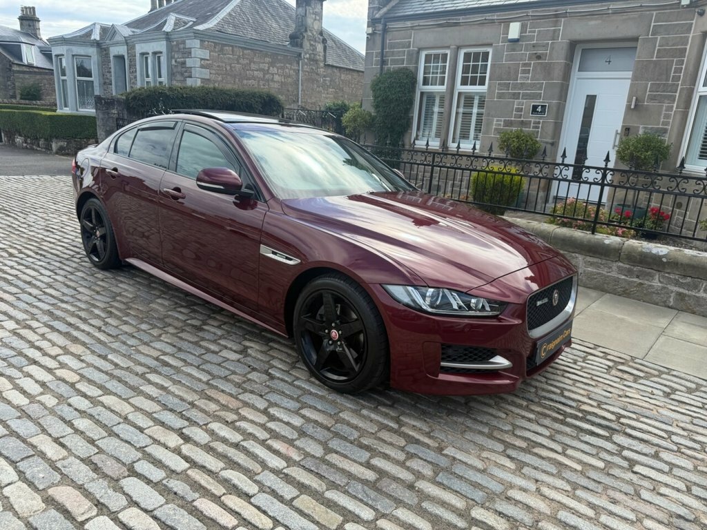 Jaguar XE Saloon Red #4