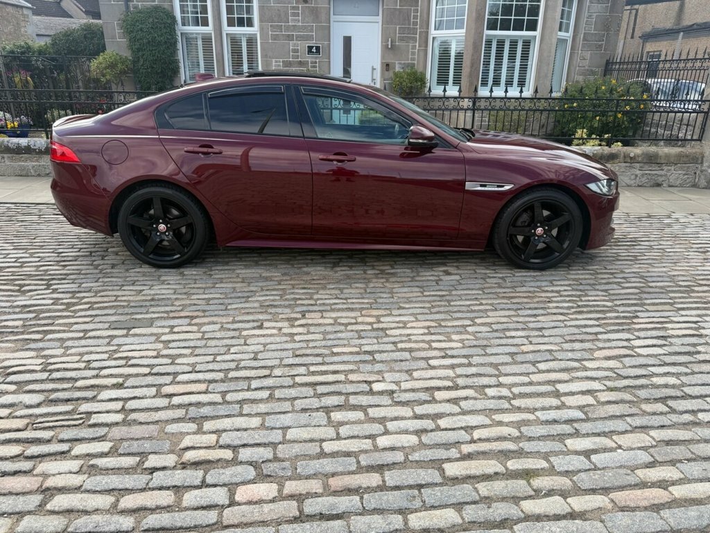 Jaguar XE Saloon Red #6
