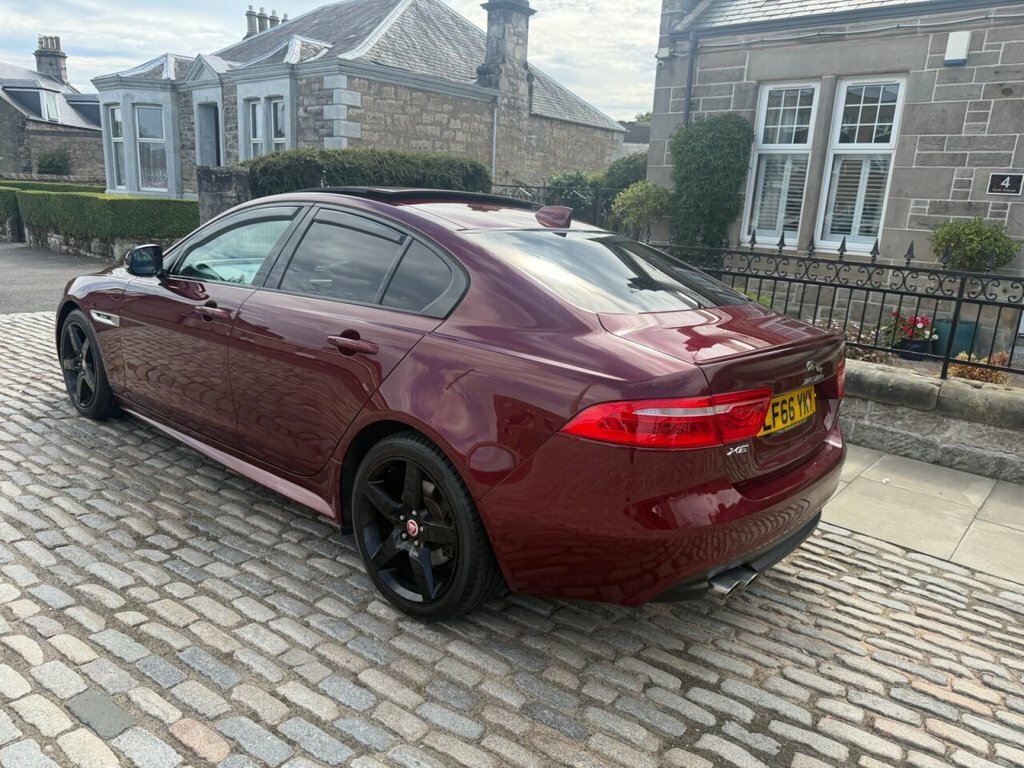 Jaguar XE Saloon Red #5