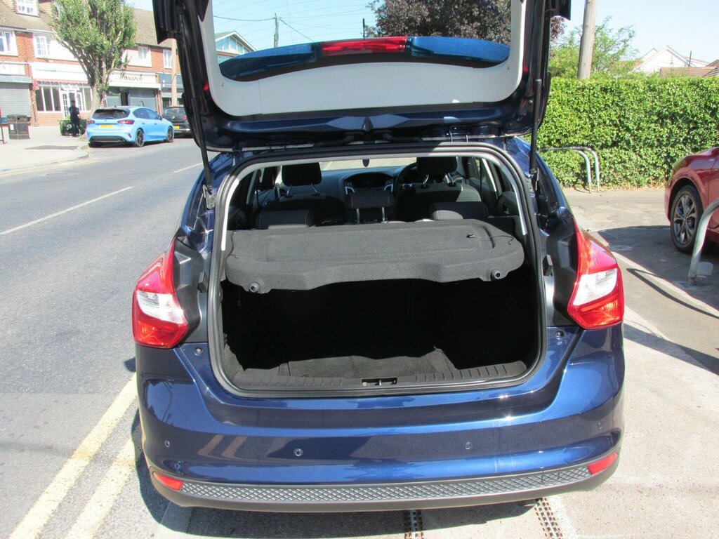 Ford Focus Estate 1.6 Tdci Zetec Euro 5 Ss 201161 Blue #8