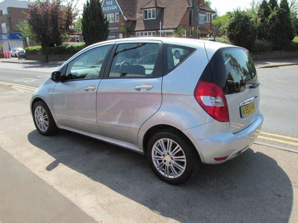 Mercedes-Benz A Class 1.5 A160 Elegance Se Cvt Silver #3