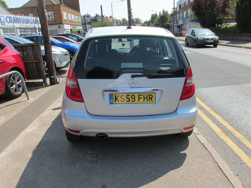 Mercedes-Benz A Class 1.5 A160 Elegance Se Cvt Silver #4
