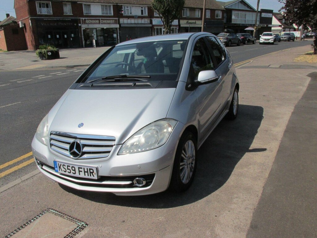 Mercedes-Benz A Class 1.5 A160 Elegance Se Cvt Silver #2