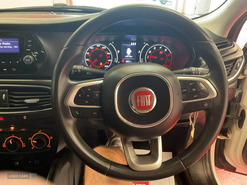 Fiat Tipo 1.4 Mpi Lounge Euro 6 Red #7
