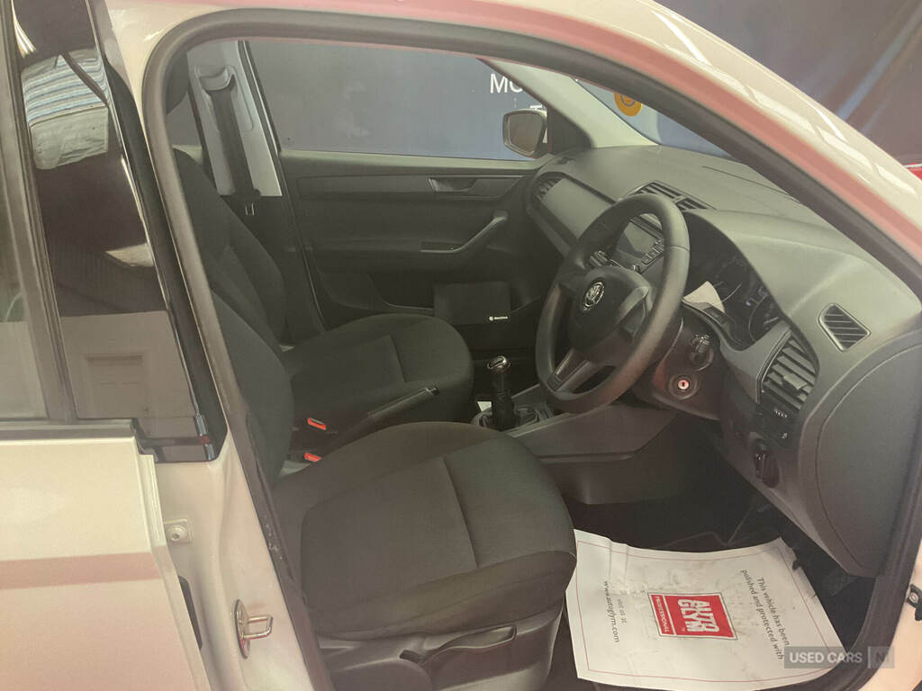 Skoda Fabia 1.0 Mpi 75 S White #5