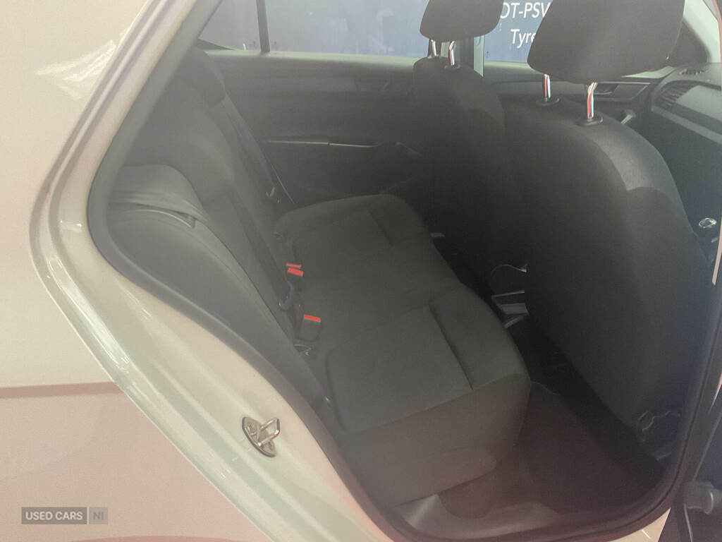 Skoda Fabia 1.0 Mpi 75 S White #4