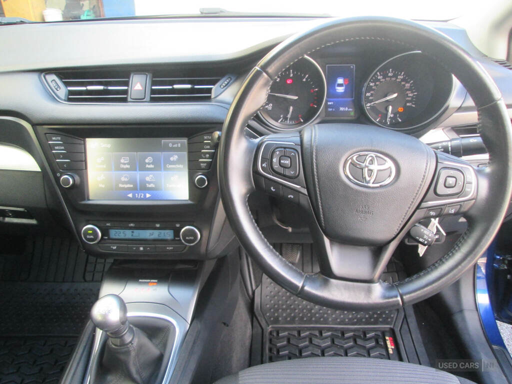Toyota Avensis 1.6 D-4d Business Edition Tourer White #8