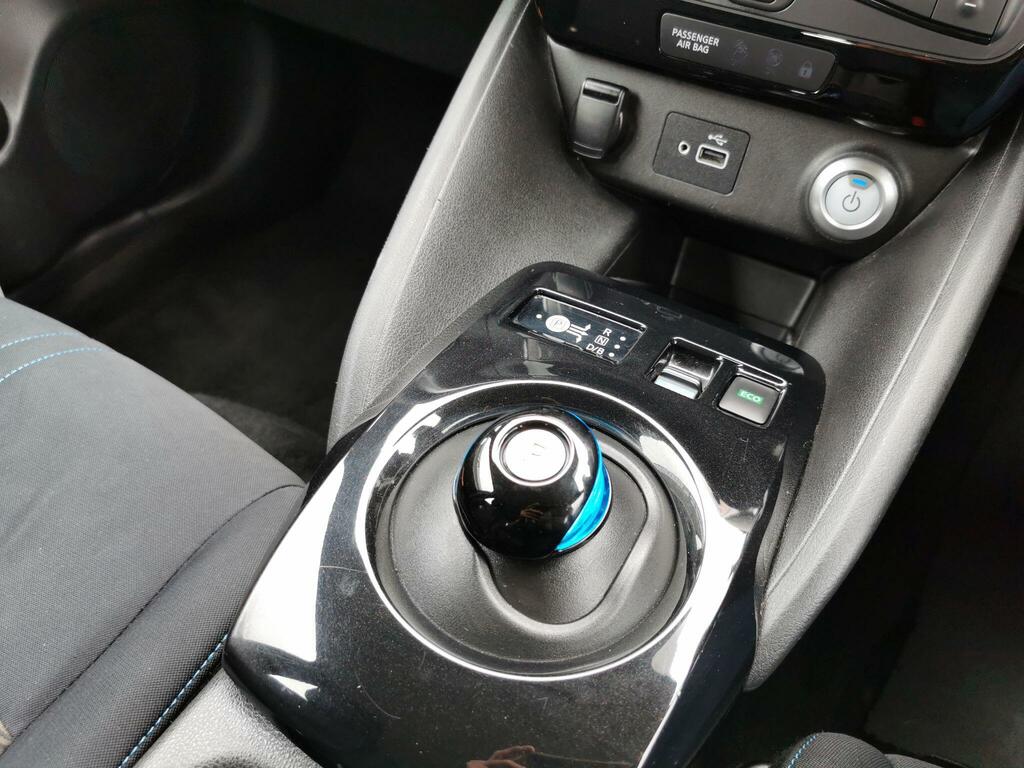 Nissan Leaf 40Kw Acenta With Sat Nav And Intelligent Cruise Co White #17