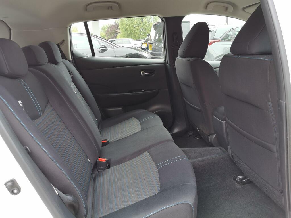 Nissan Leaf Acenta White #6