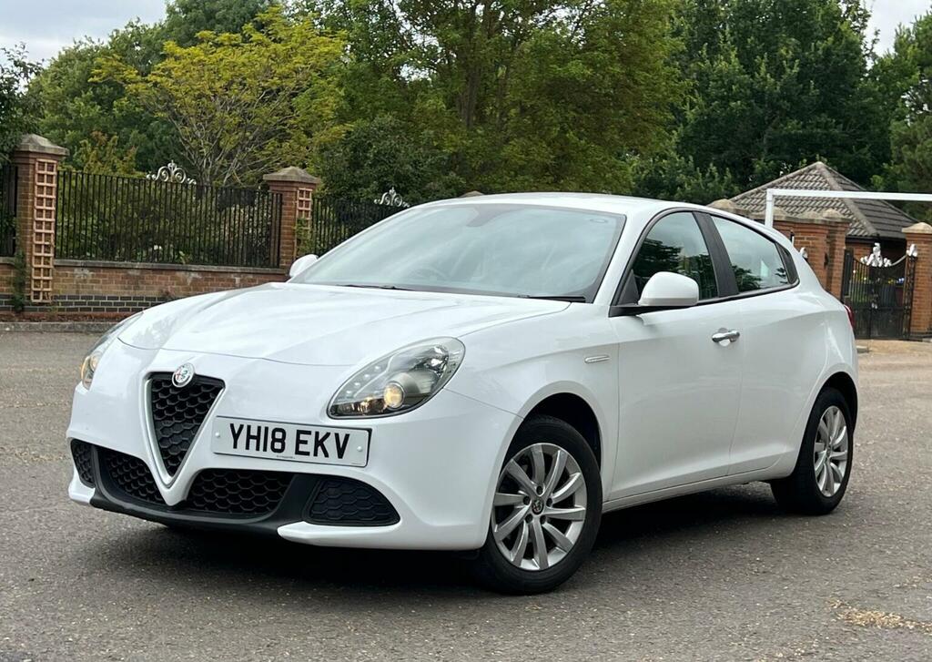 Alfa Romeo Giulietta Hatchback 1.4 Tb Giulietta Euro 6 Ss 2017 YH18EKV White #3