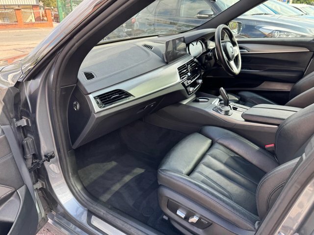 BMW 6 Series Gran Turismo 3L M Sport Black #27