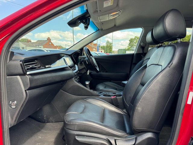 Kia Niro 2022 1.6 Gdi 3 Dct Euro 6 Ss FV71YBB Red #2