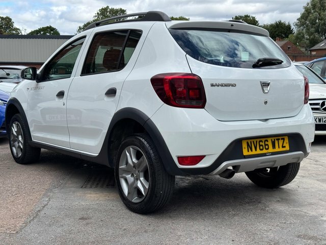 Dacia Sandero Stepway 2017 0.9 Tce Ambiance Euro 6 Ss White #2
